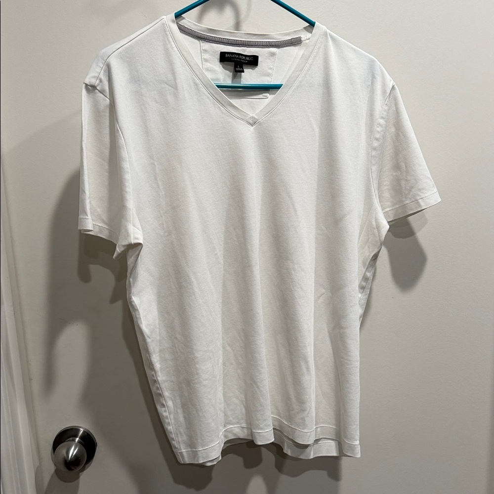 Banana Republic White Short Sleeve Tee. Gently used.